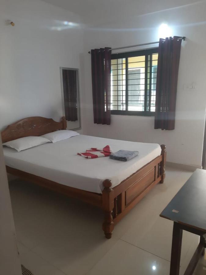 Ivon Guest House Arambol Buitenkant foto